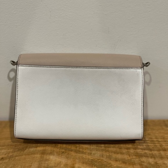 Kate spade ♠️ colorblock crossbody shoulder bag tan and white exterior EUC W/COA - Picture 6 of 11